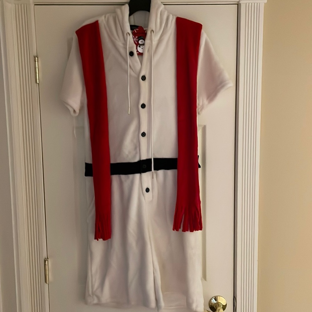 NWT Blizzard Bay Snowman Jumper in size Large